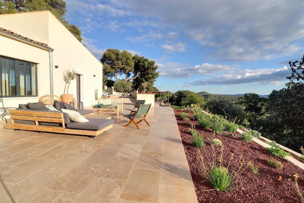 Sous Le « Figuier » Villa Cornillon-Confoux Exterior photo